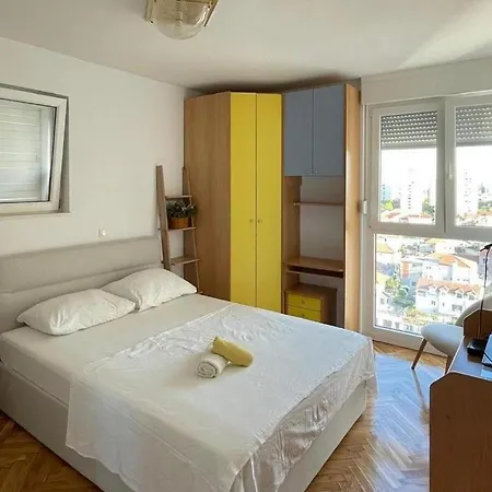 Апартаменти With Parking Space - 24898